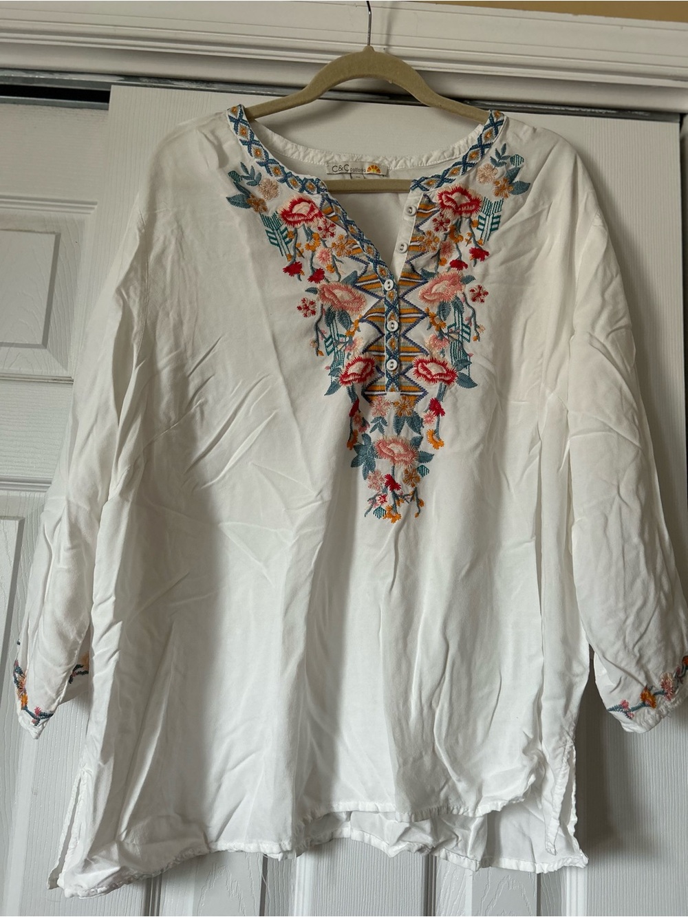Caslon White Embroidered V-Neck Peasant Top 2XL